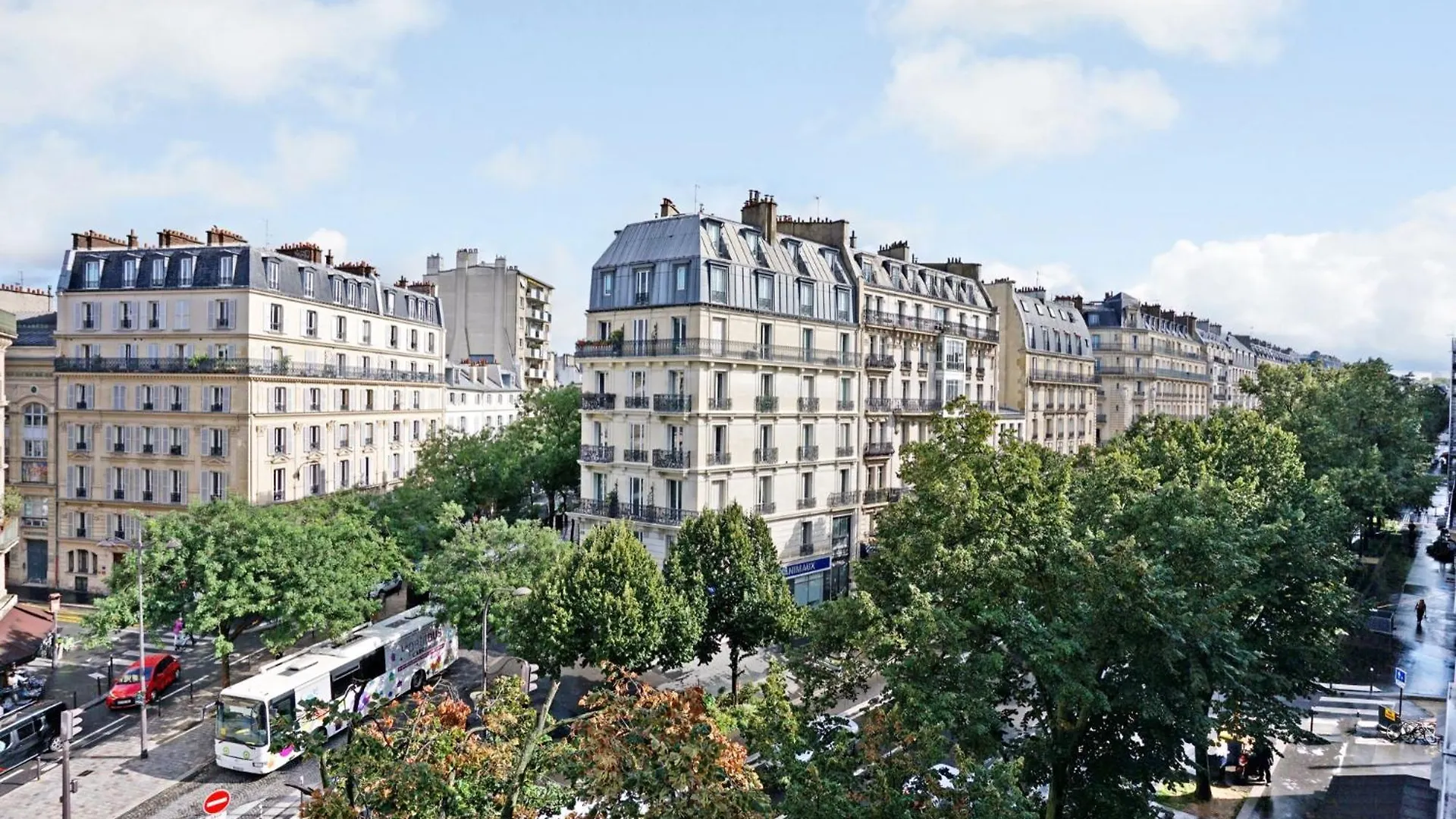 Familial Avec Vue - Republique *